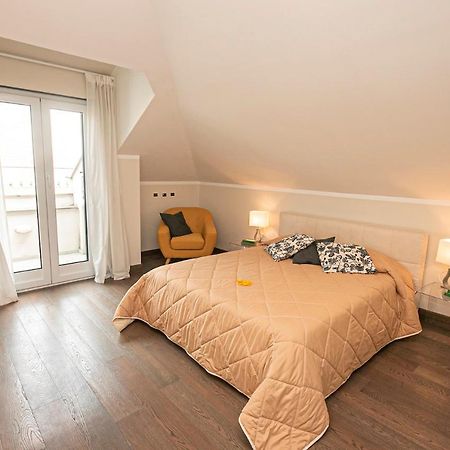Real Italian Estate - Penthouse Apartment Genoa Bagian luar foto