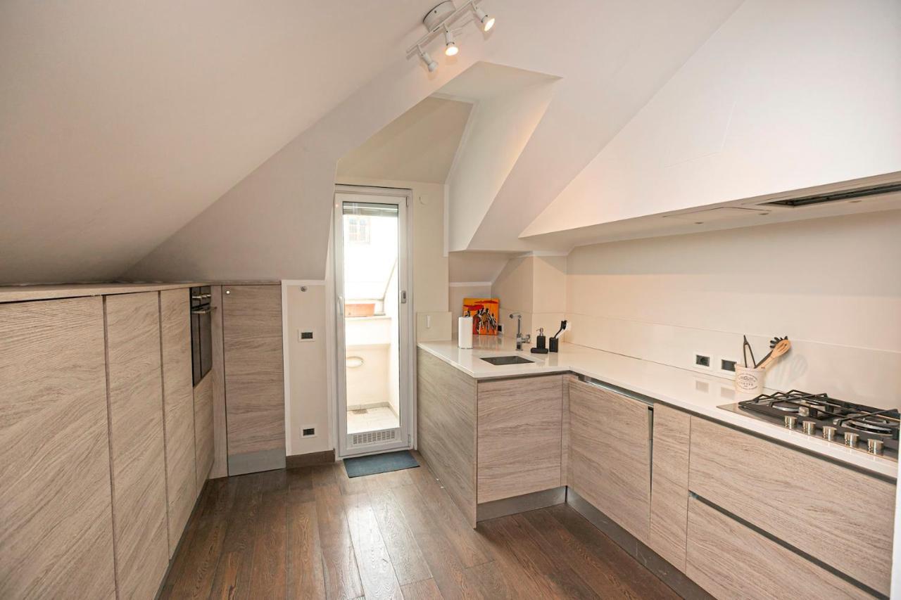 Real Italian Estate - Penthouse Apartment Genoa Bagian luar foto