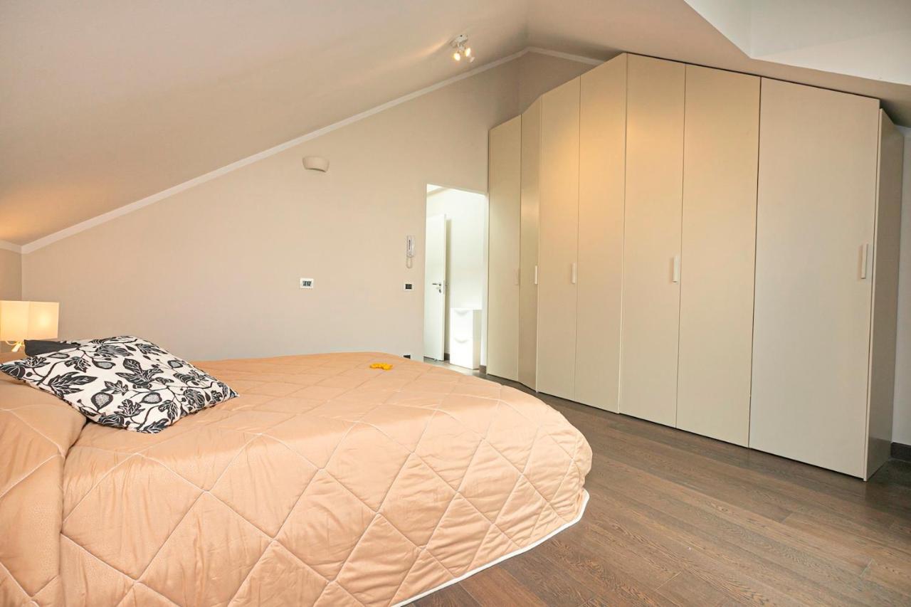 Real Italian Estate - Penthouse Apartment Genoa Bagian luar foto
