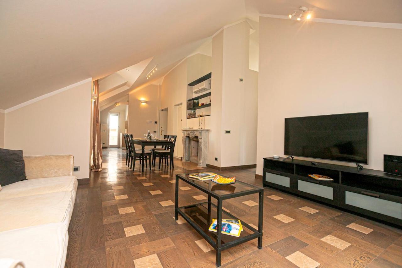 Real Italian Estate - Penthouse Apartment Genoa Bagian luar foto