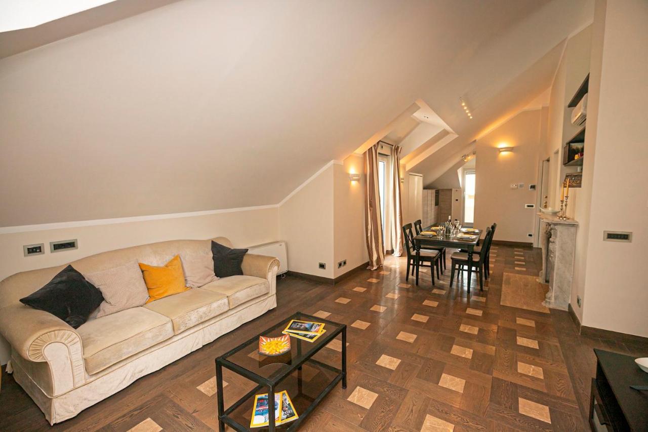 Real Italian Estate - Penthouse Apartment Genoa Bagian luar foto