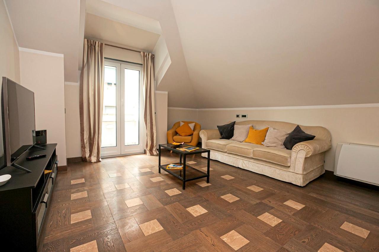 Real Italian Estate - Penthouse Apartment Genoa Bagian luar foto