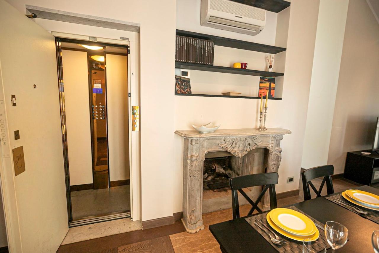 Real Italian Estate - Penthouse Apartment Genoa Bagian luar foto