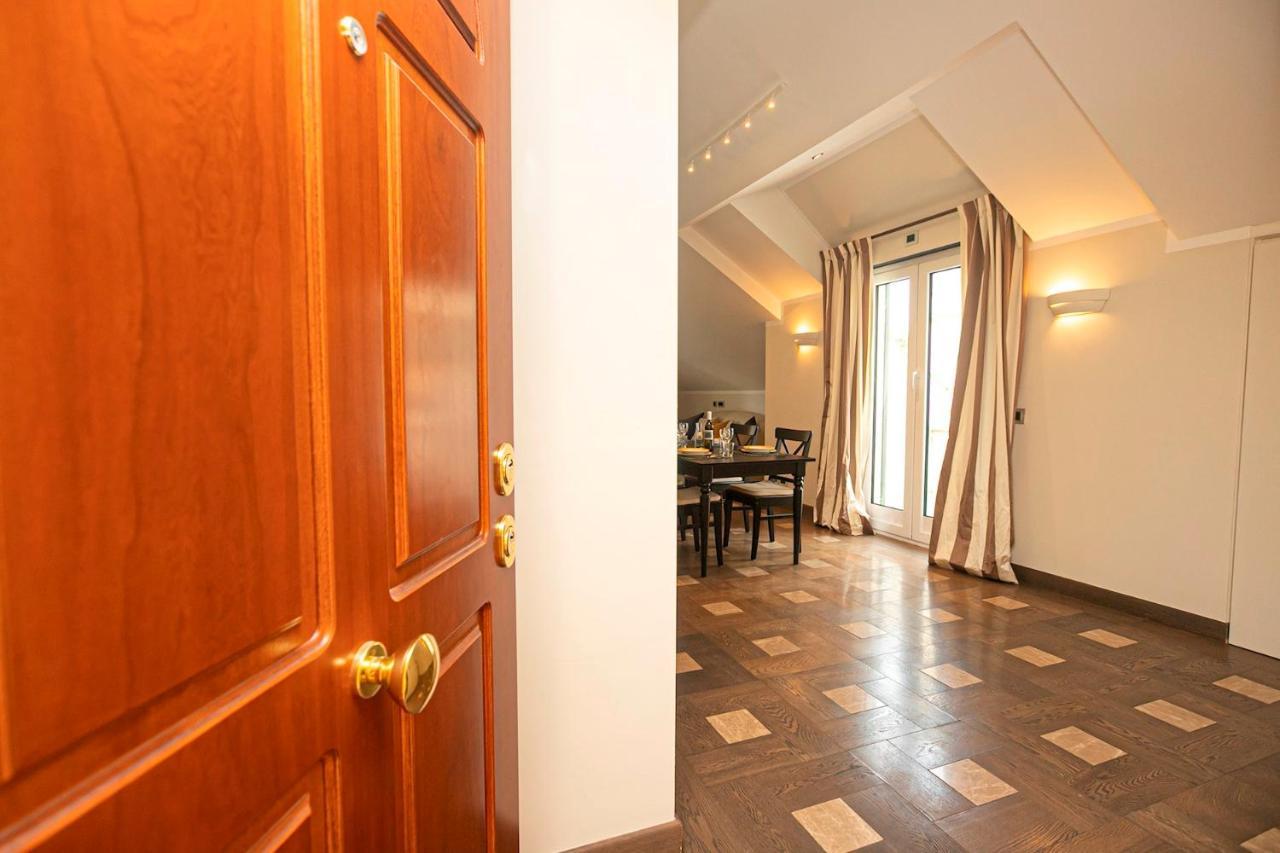 Real Italian Estate - Penthouse Apartment Genoa Bagian luar foto