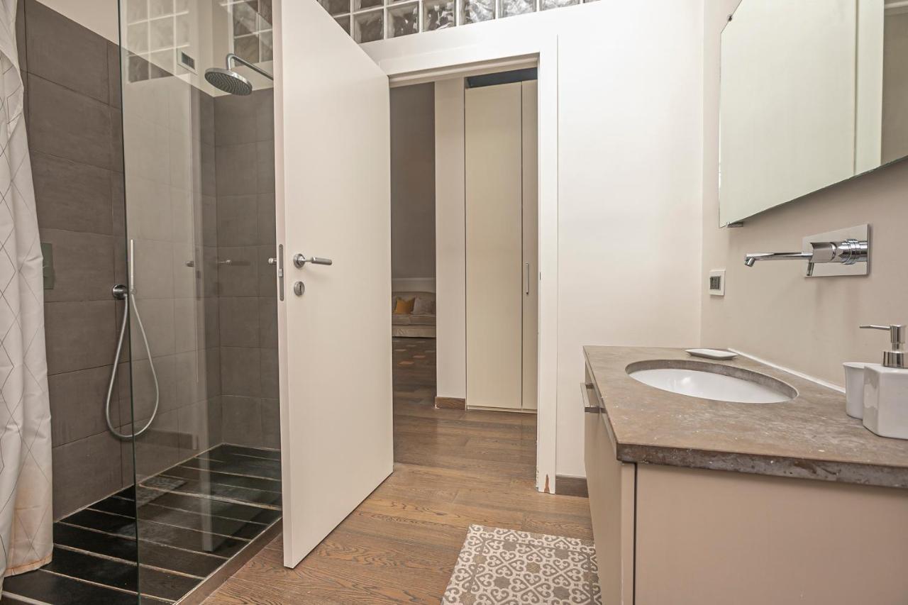 Real Italian Estate - Penthouse Apartment Genoa Bagian luar foto